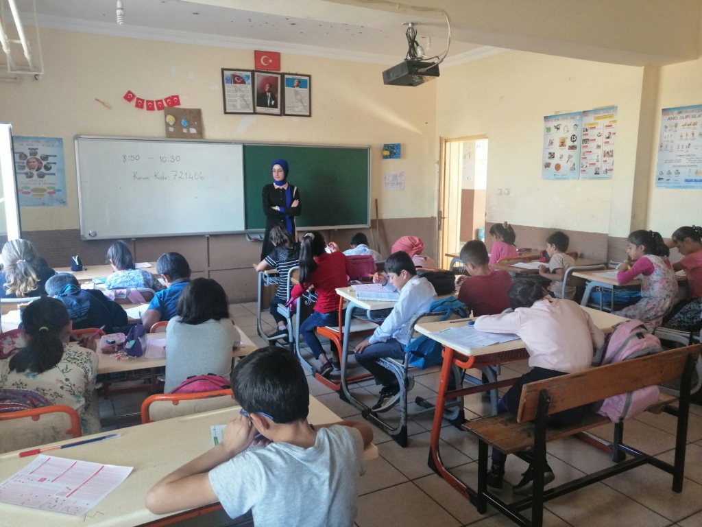5 6 7 Ve 8 Sinif Ogrencilerimizin Girmis Oldugu Kirmizi Beyaz 1 Deneme Sinavi Sorunsuz Bir Sekilde Tamamlandi Sivrice Ortaokulu
